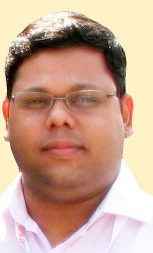 Dr. Advait Prakash in Indore