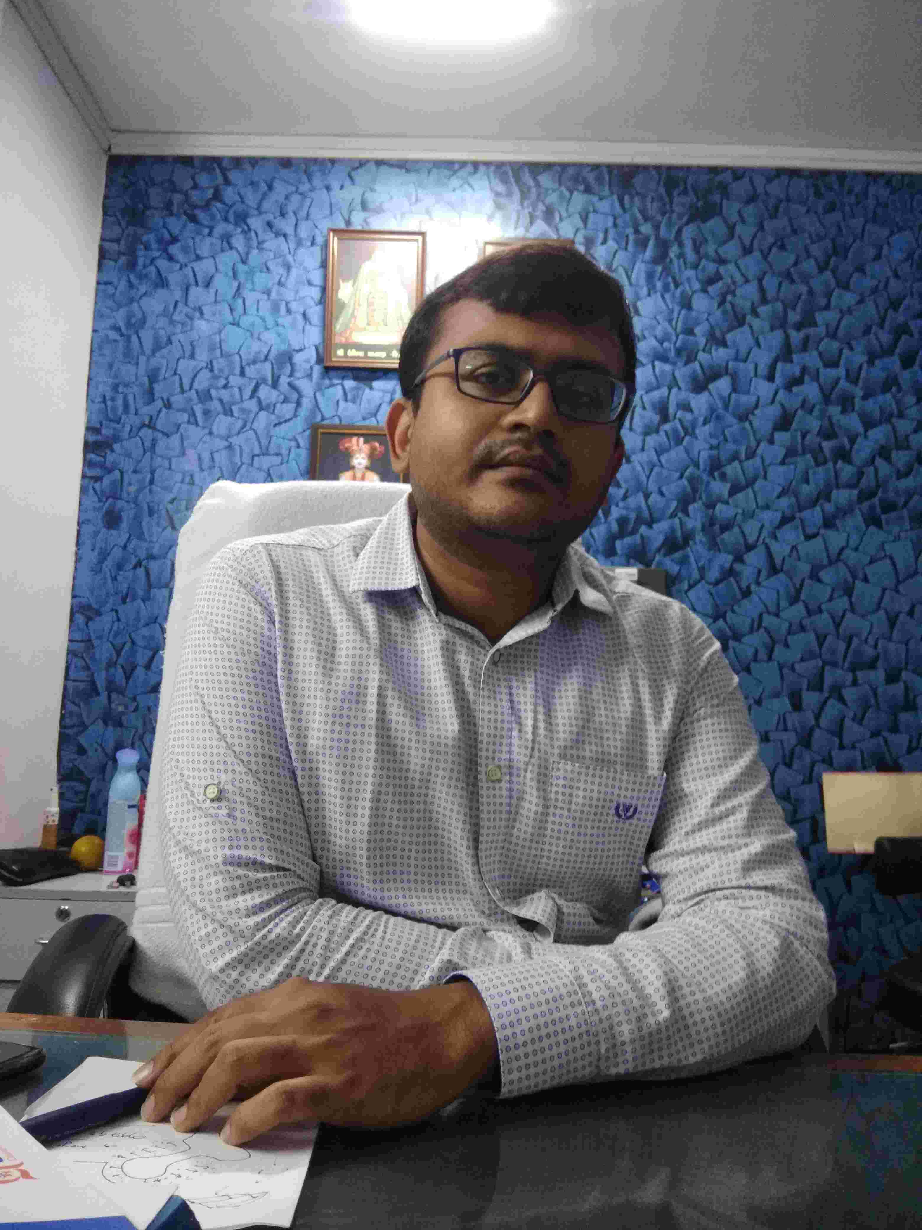 Dr. Akash makadia in Rajkot