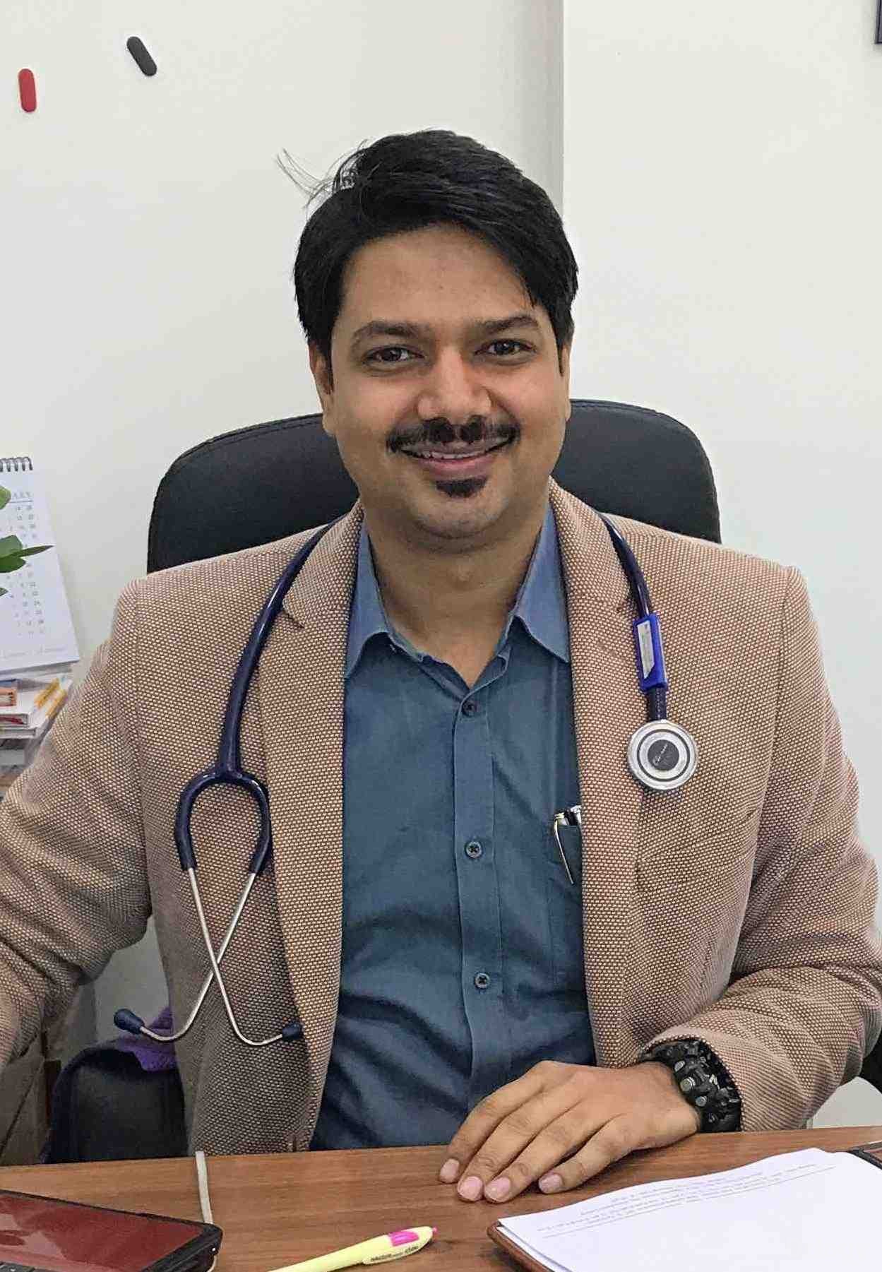 Dr. Ashish Khandelwal