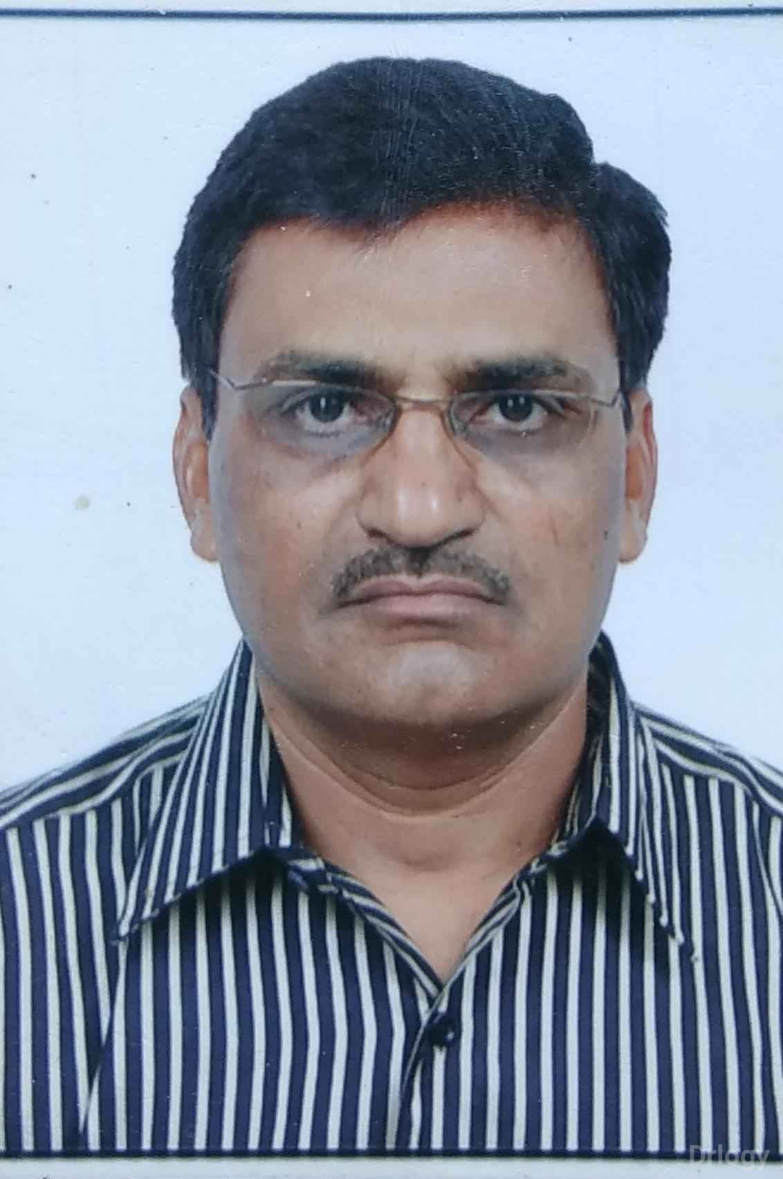 Dr. Dinesh makadia