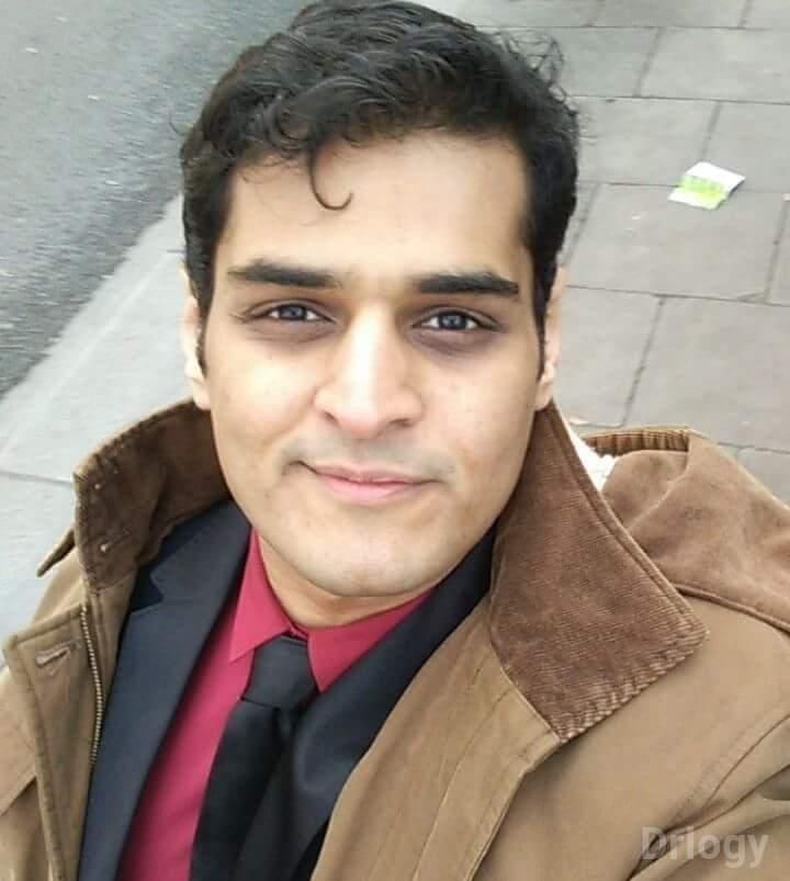 Dr. Karan Khanna in Mumbai