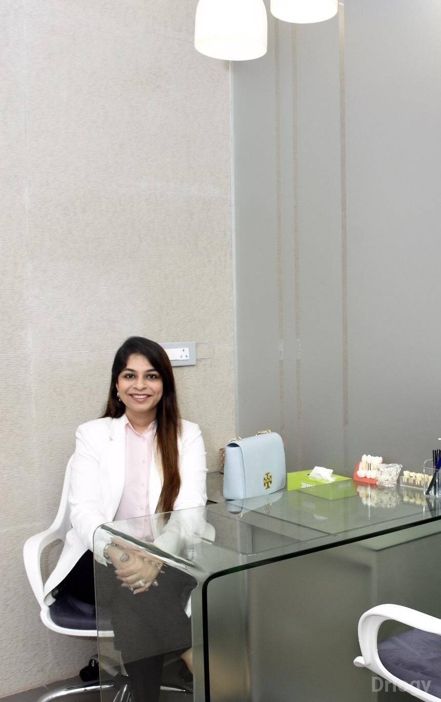 Dr. Kaynat Gilani in Mumbai