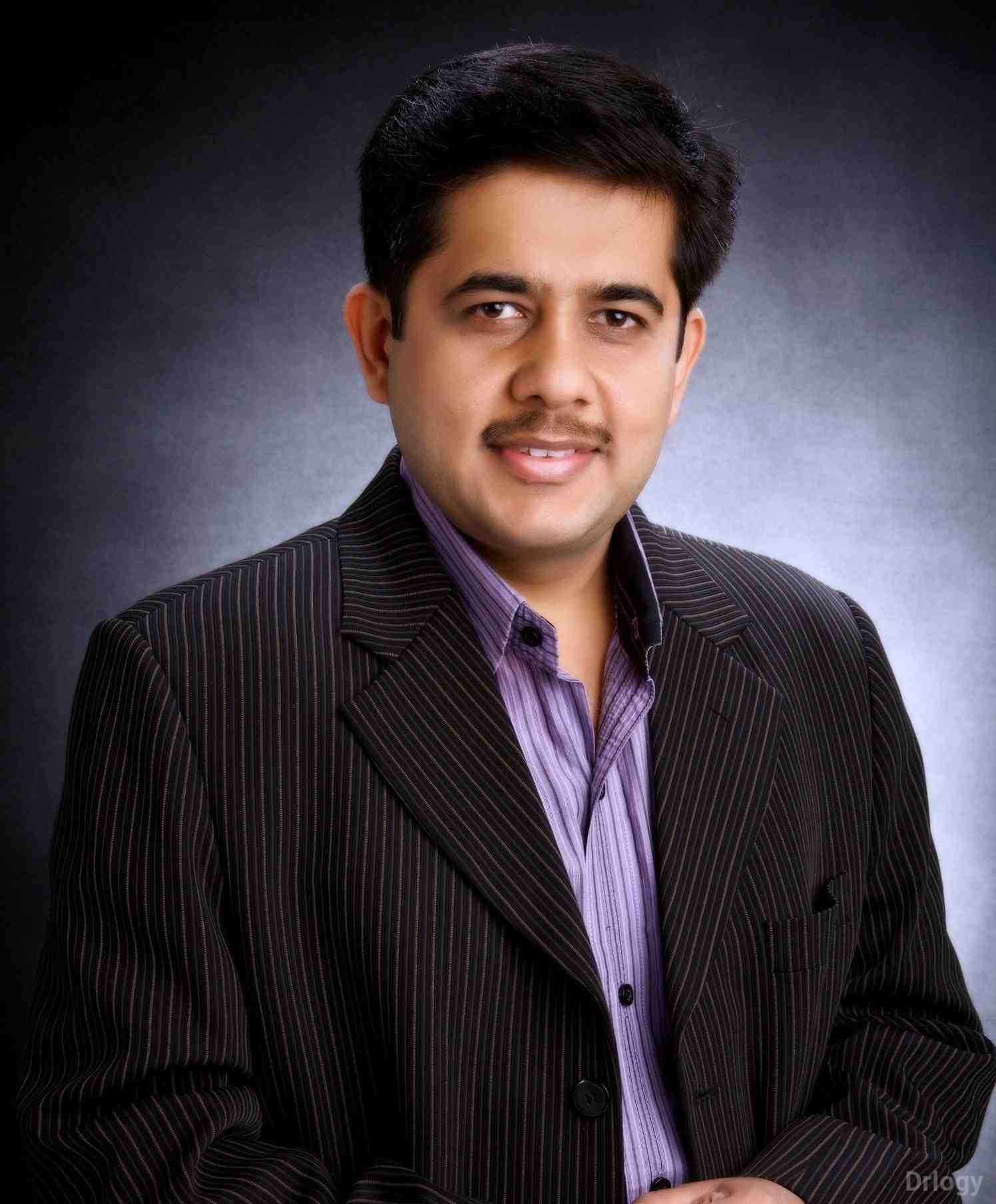 Dr. Manish Motwani