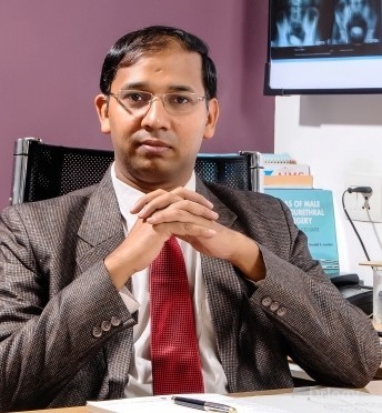 Dr. Manoj Jain in New Delhi