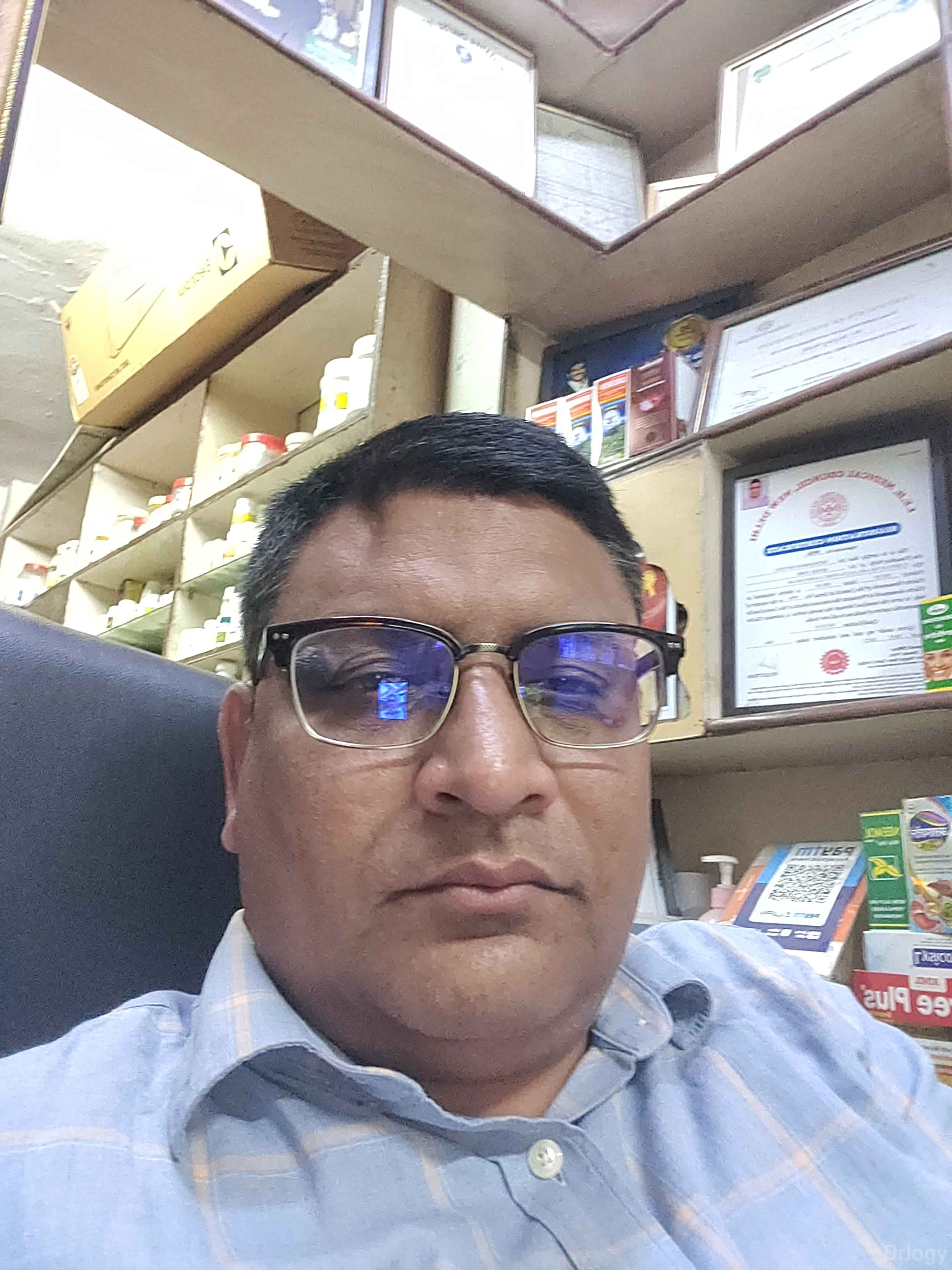 Dr. Md Mufeeq