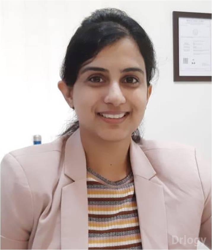 Dr. Meeta Mantri in Pune