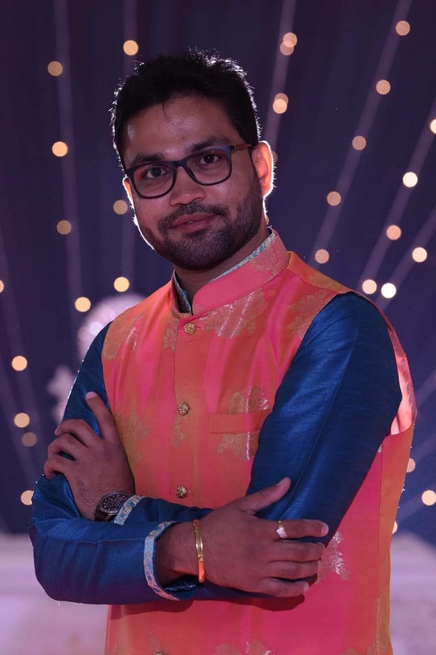 Dr. Milan Moliya