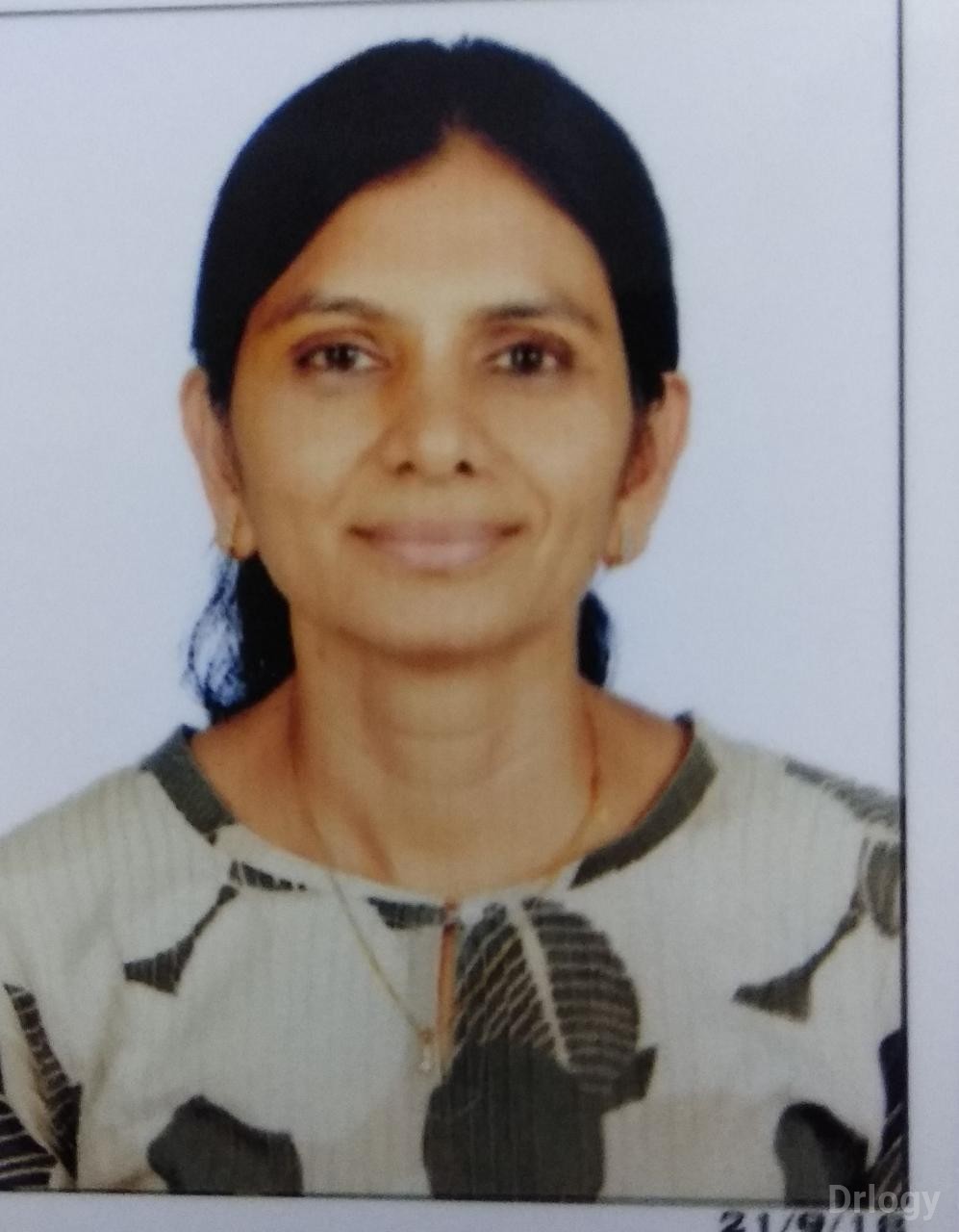 Dr. Minakshi Rakholia in Rajkot