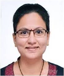 Dr. Mona Shah in Nashik