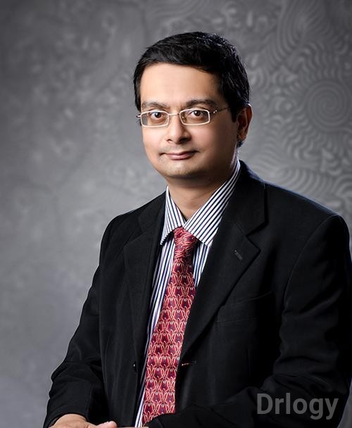 Dr. Monish De in Kolkata