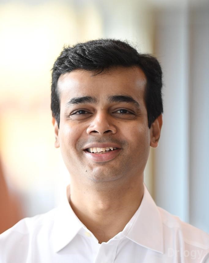 Dr. Nikhil Guhagarkar