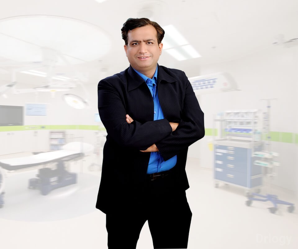 Dr. Paras Motwani