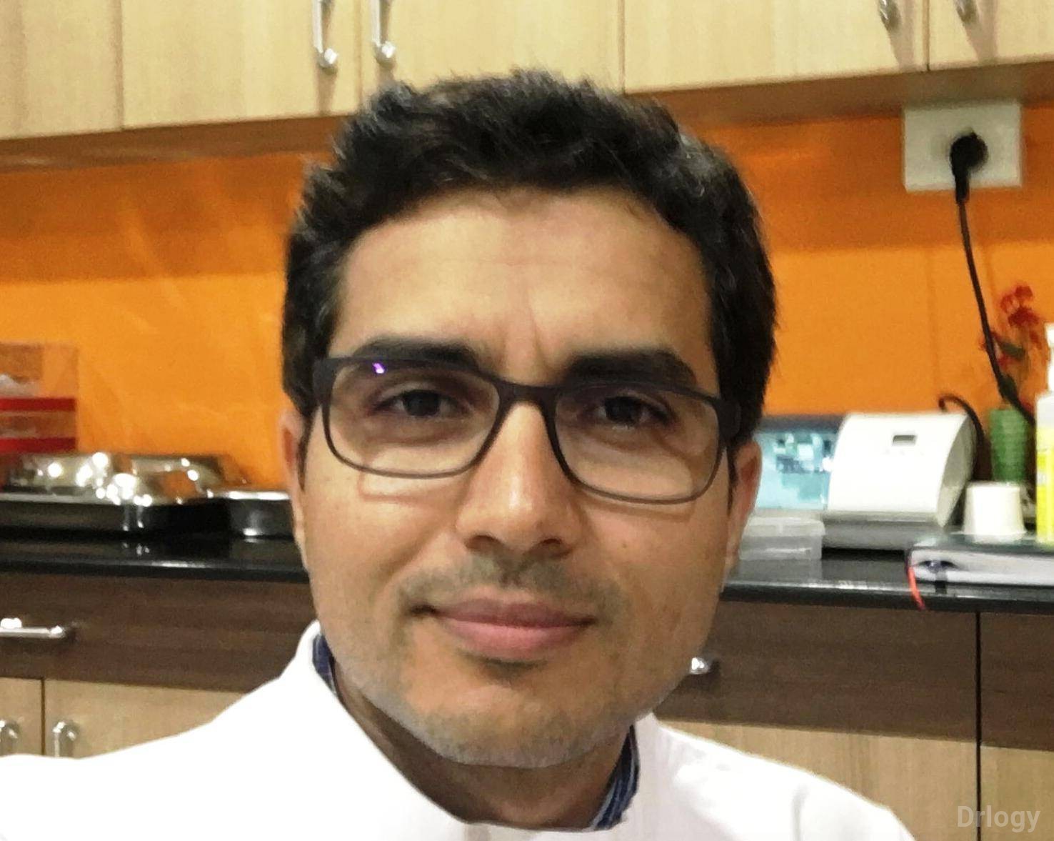 Dr. Paras Mull
