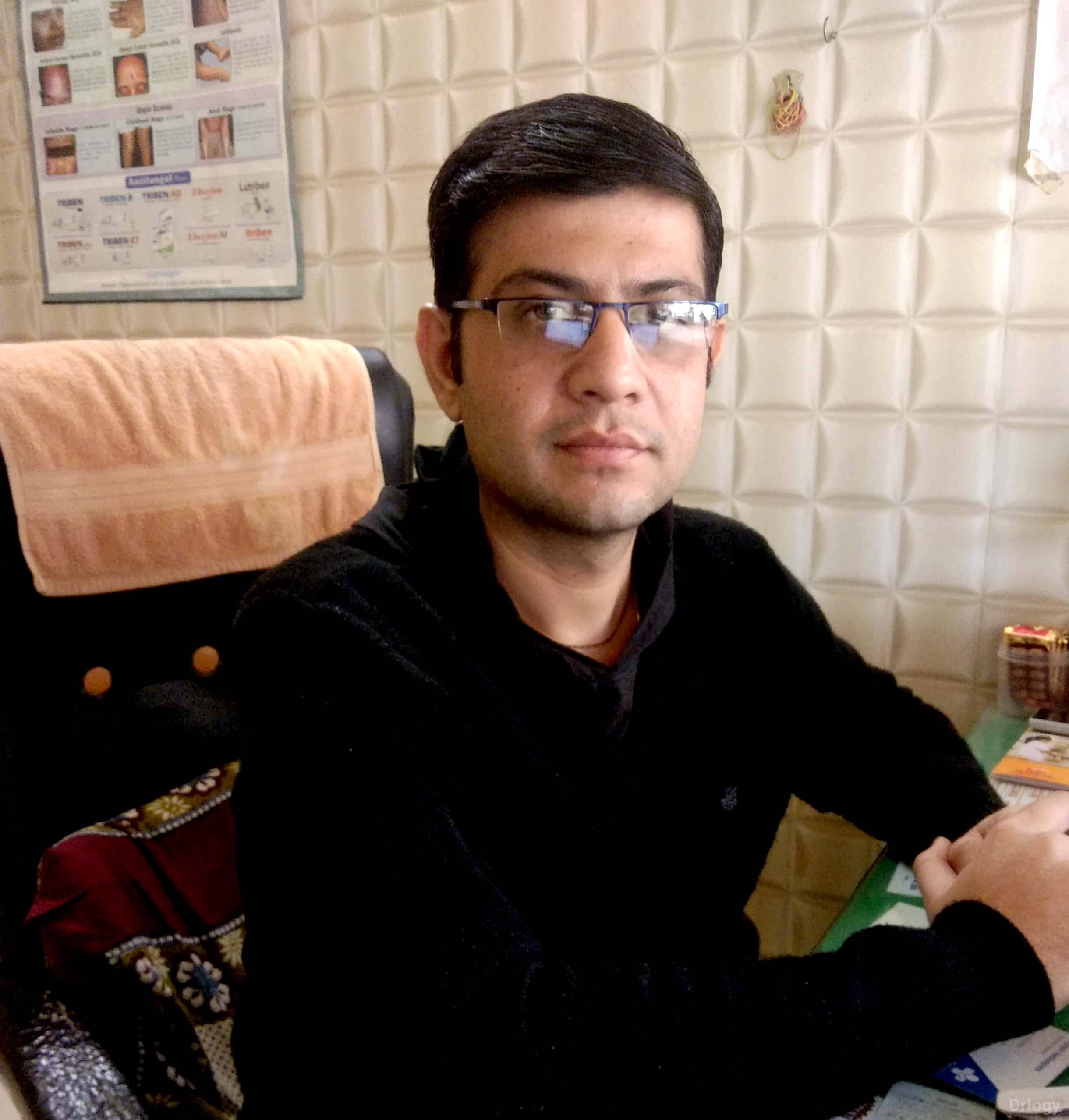 Dr. Ridhdhish Savjiyani in Rajkot Dr. Ridhdhish Savjiyani in Rajkot