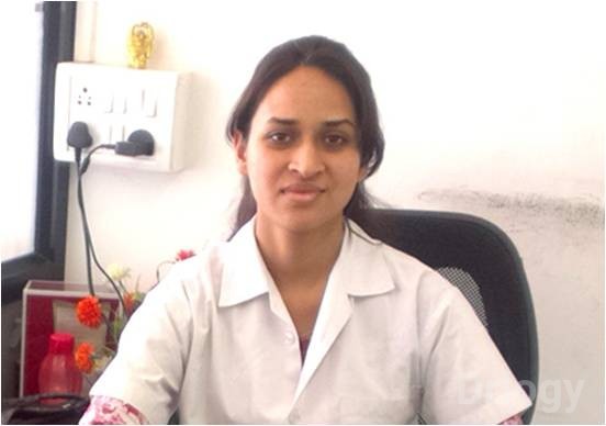Dr. Saloni Shah in Nashik