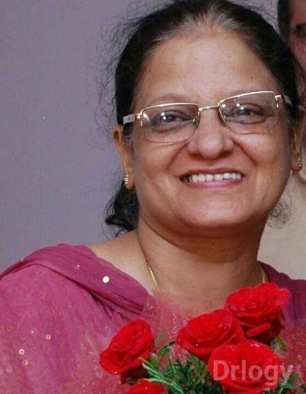 Dr. Sarita Kapoor in New Delhi