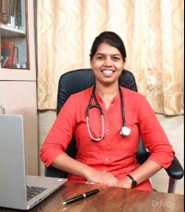 Dr. Sayali Nalavade in Thane