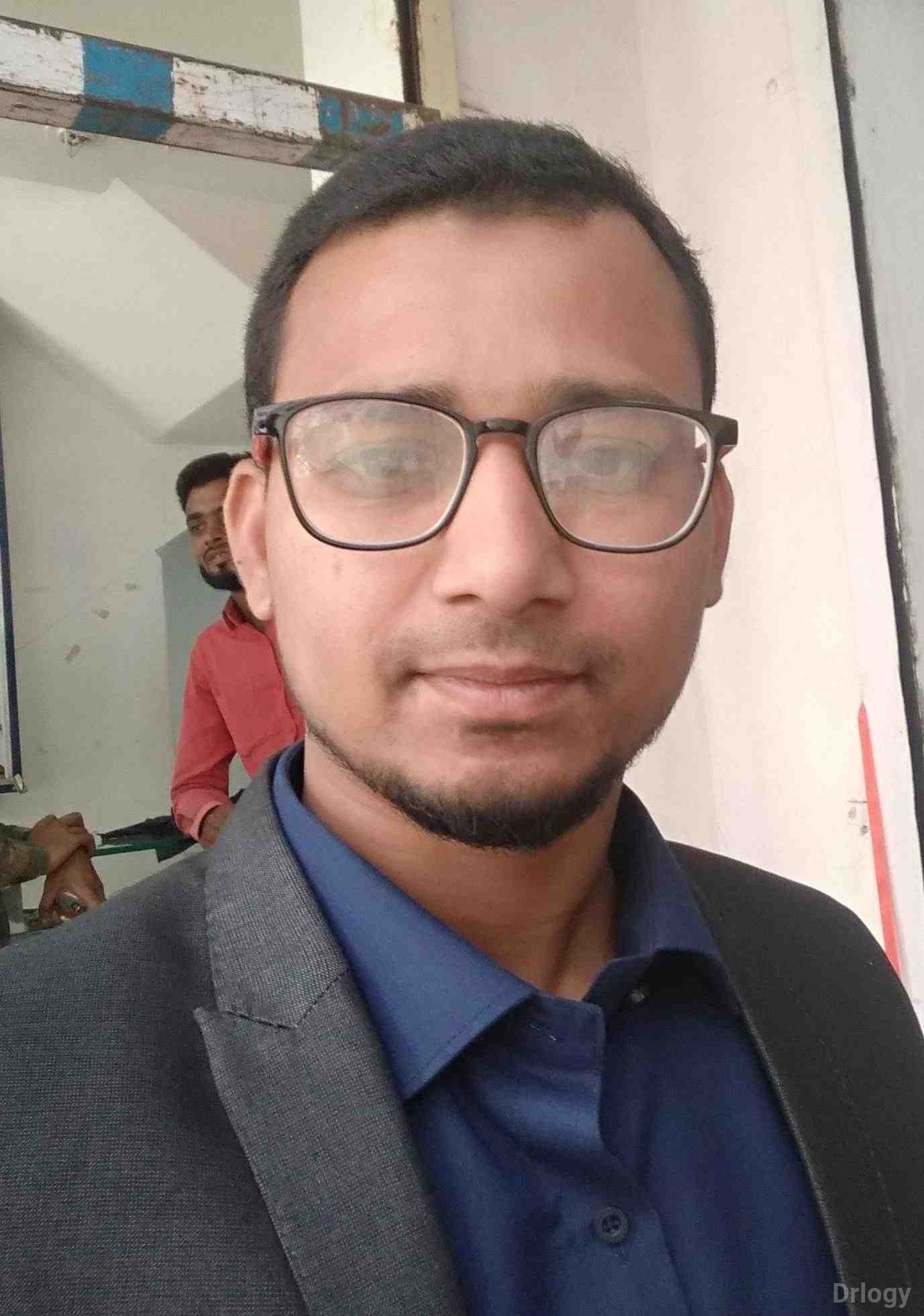 Dr. Sharjeel Yalal in Solapur