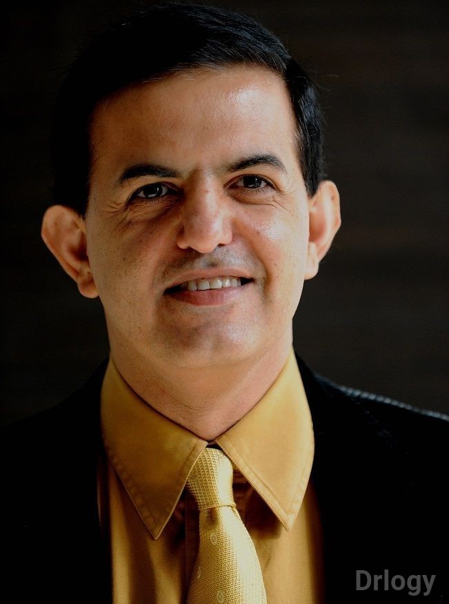 Dr. Shashi Kapoor in Mumbai