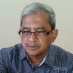 Dr. Sudhir Akole