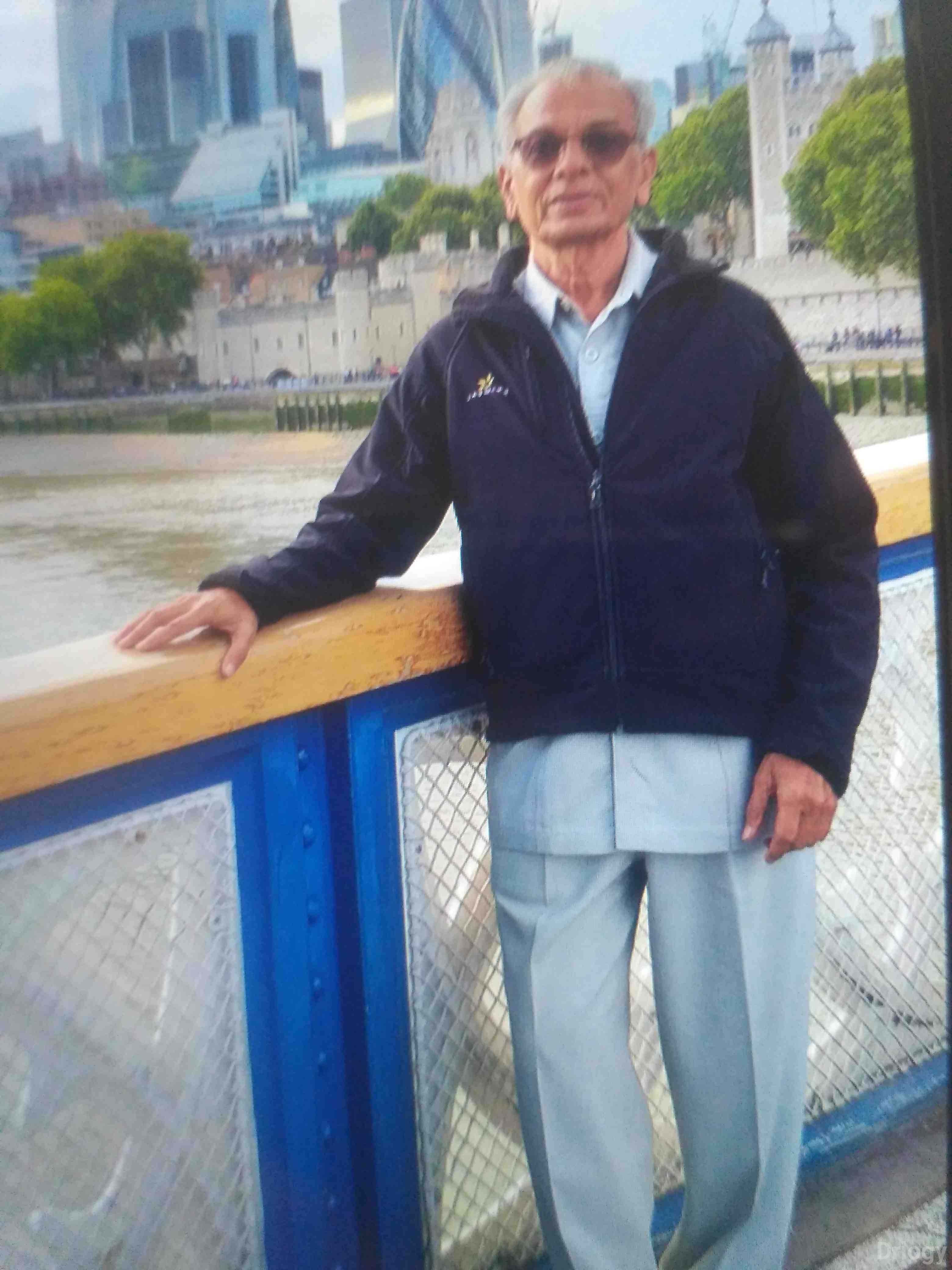 Dr. Upendra kalaigar in Surat