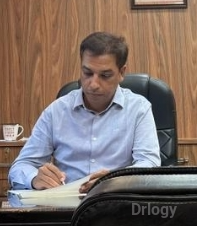 Dr. Vikram Bhalla