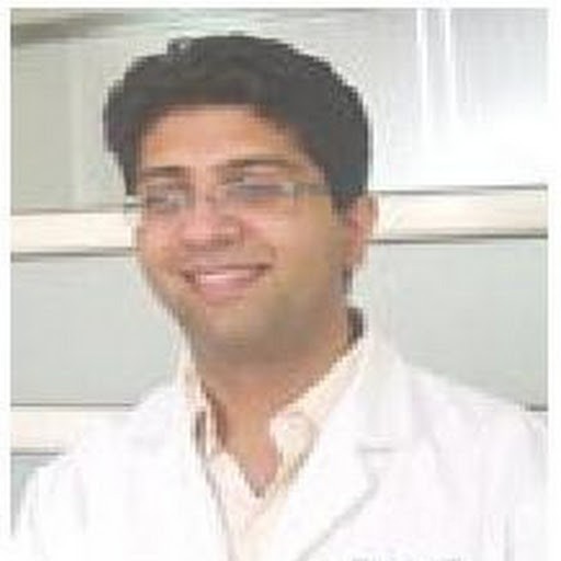 Dr. Vineet saggar