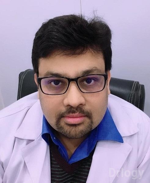 Dr. Vivek Jain in New Delhi