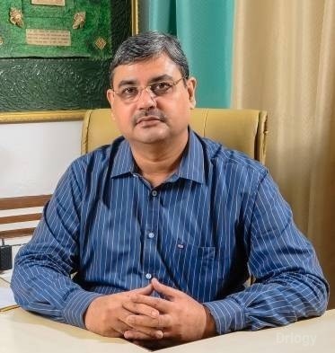 Dr. Vivek Khandelwal