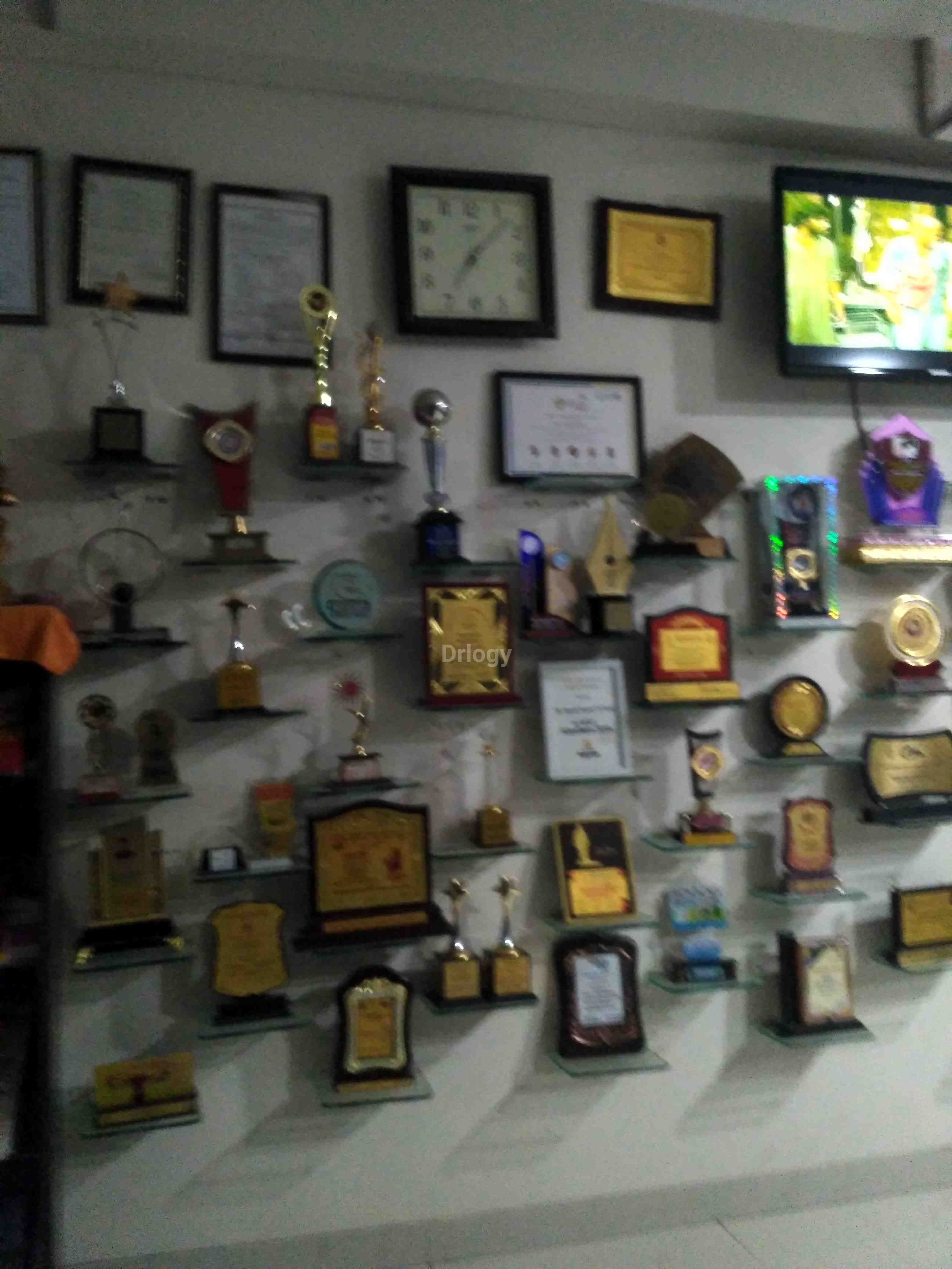 Paaranu Women'S Superspecialites Images/Photos, Majura Gate, Surat