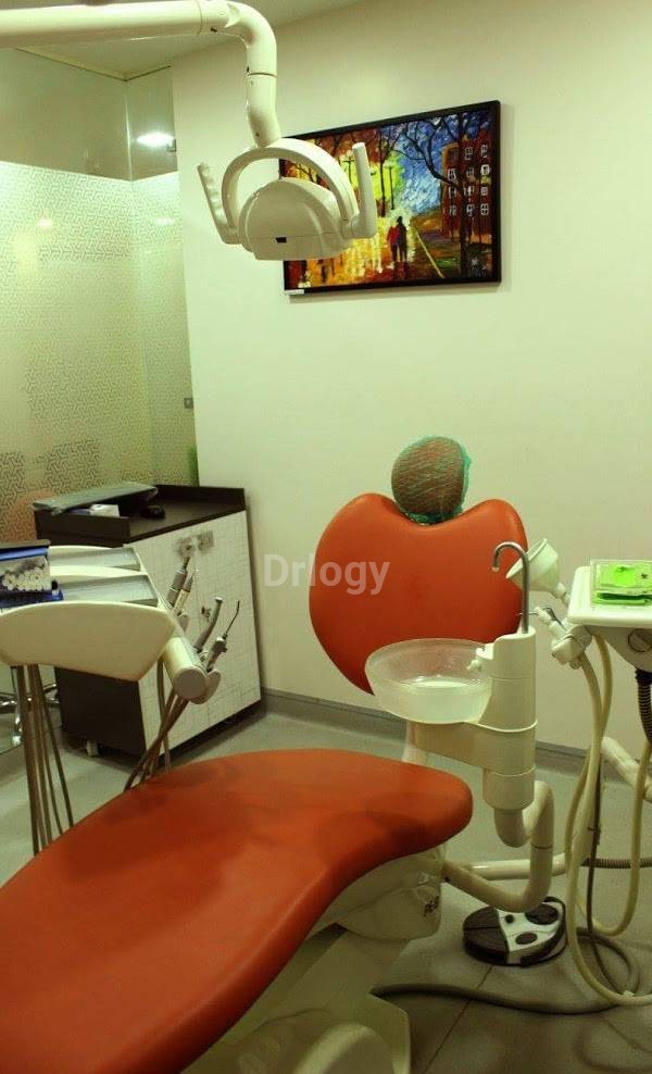 Dr. Jhuraneys Stellar Smiles Clinic Images/Photos, East Of Kailash, New Delhi
