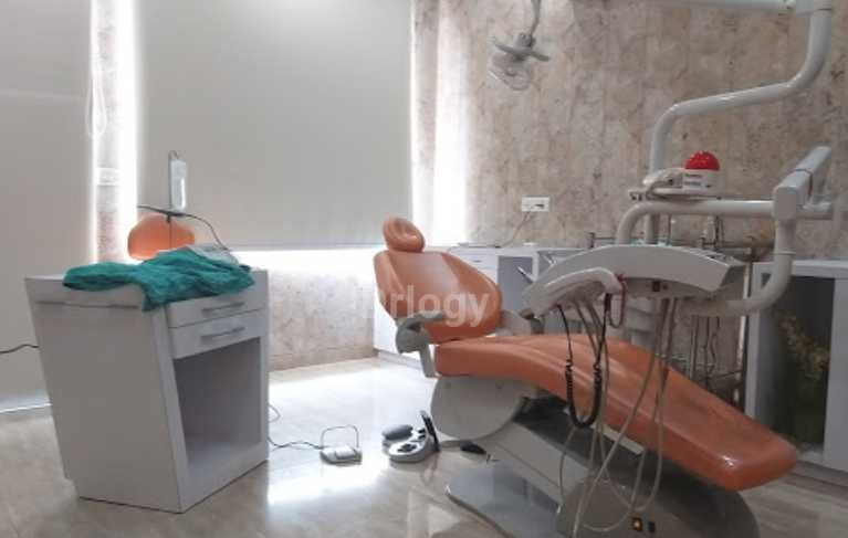 Dr. Pawan Chopra Dental Hospital And Dental Implant Center Images/Photos, Basti Jodhewal, Ludhiana