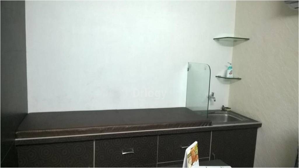 Hari Om Poly Clinic Images/Photos, Vesu, Surat