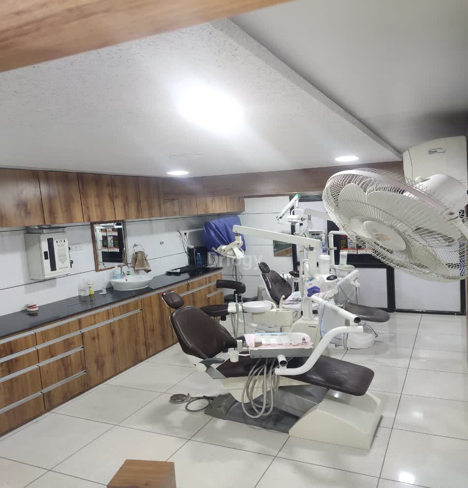 Perfect Smile Dental Clinic Images/Photos, Varachha, Surat