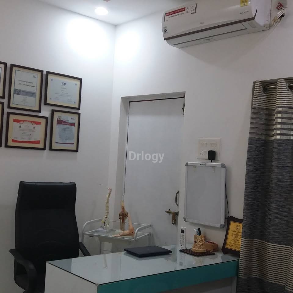 Maxcare Orthopaedics, Spine & Joint Care Clinic Images/Photos, Manish Nagar, Nagpur