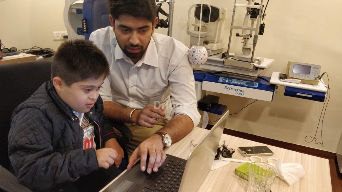 Opticura Eye Clinic Images/Photos, Bandra West, Mumbai