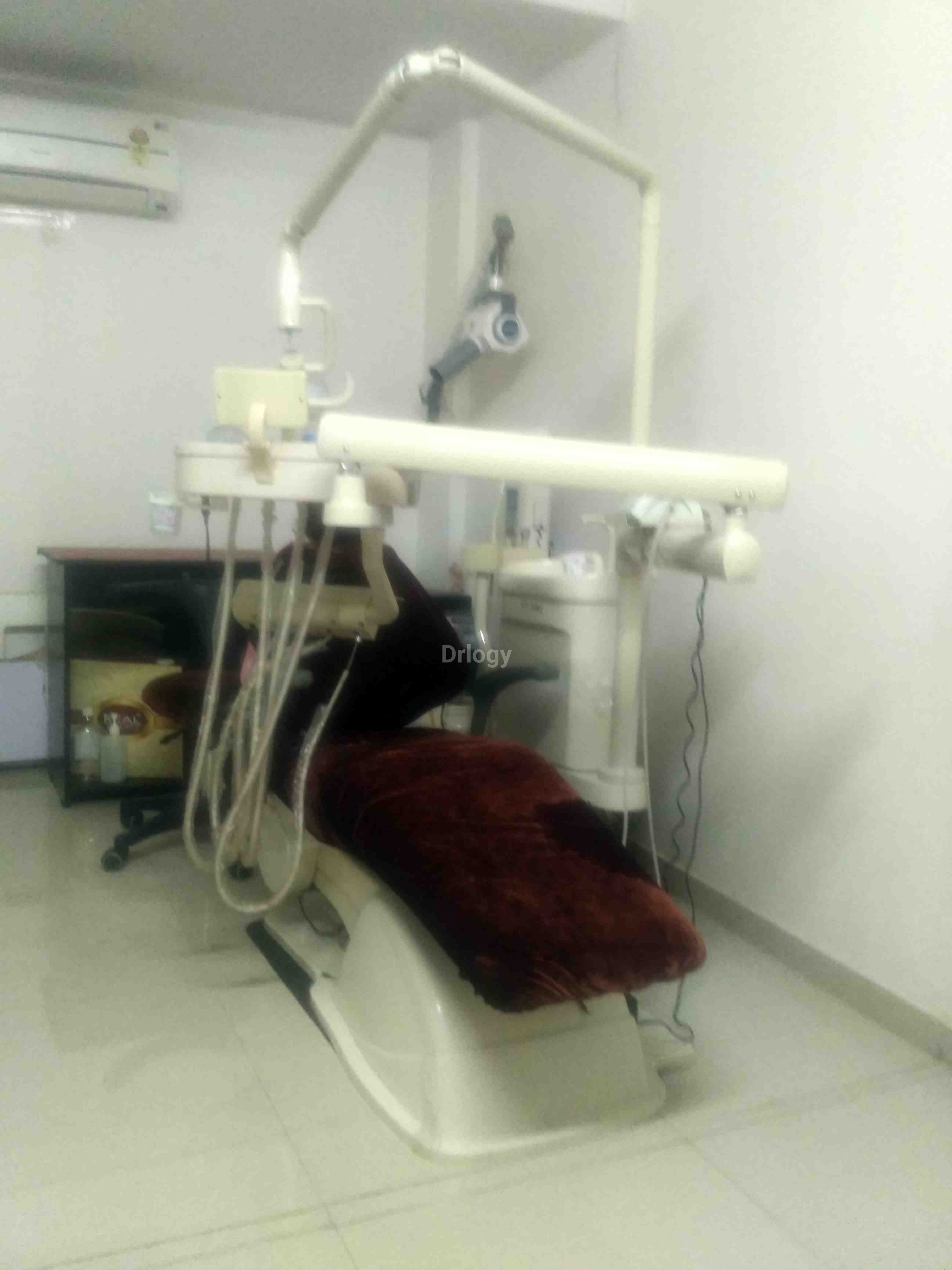 Daxhit Dental Care & Implant Centre Images/Photos, Adajan, Surat