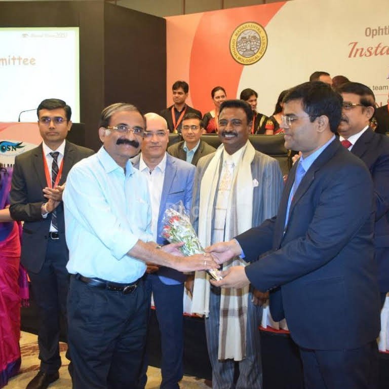 Dr Anant Gade'S Eye Clinic Images/Photos, Mangalwari, Nagpur