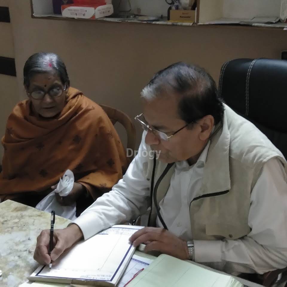 General Physician Images/Photos, Bhelupura, Varanasi