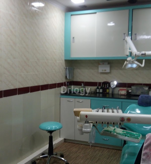 Gayatri Multispeciality Dental Implant Clinic Images/Photos, Malad West, Mumbai