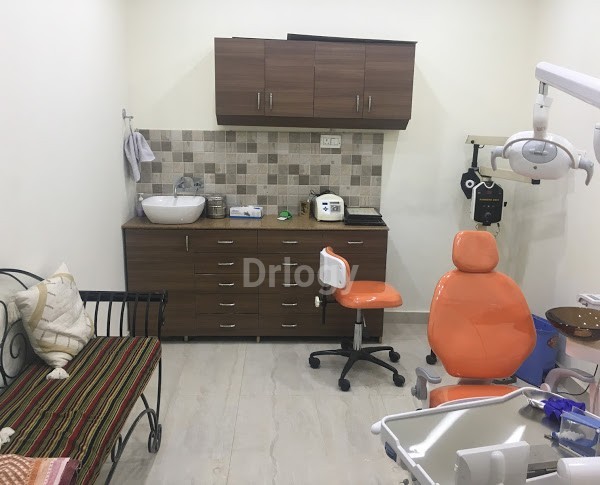 Unique Dental Clinic Images/Photos, Old Faridabad, Faridabad