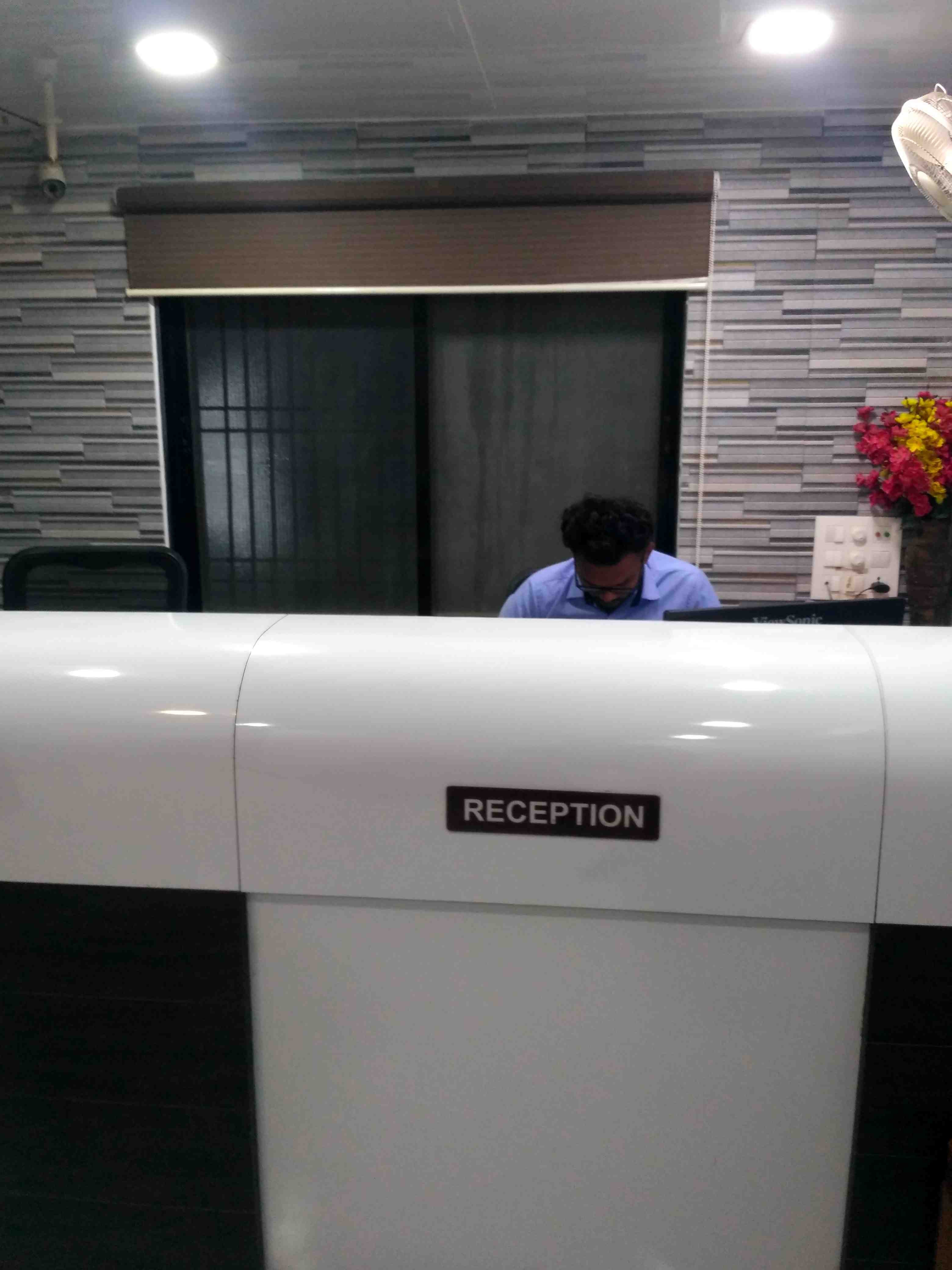 Roots Skin & Hair Transplant Images/Photos, City Light, Surat