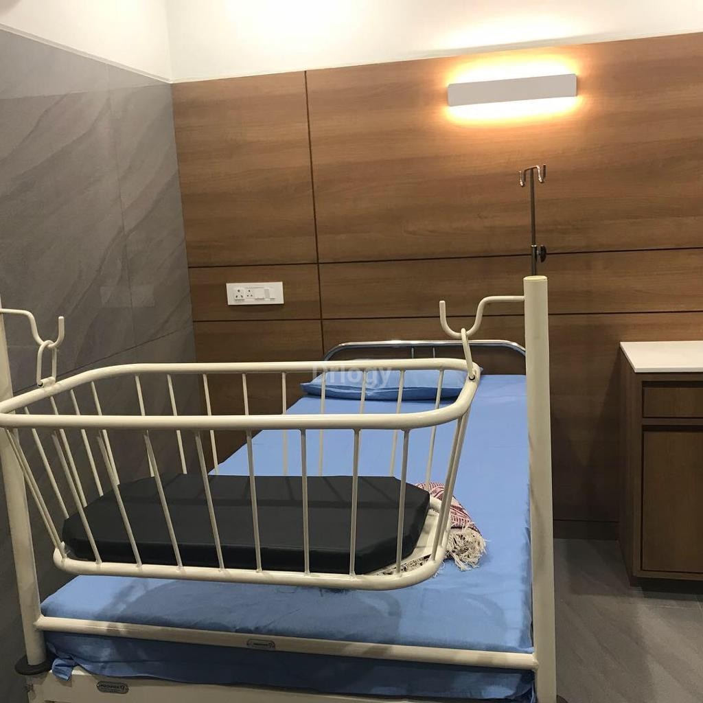 MANGALAM MATERNITY HOME AND SURGICAL HOSPITAL Images/Photos, Panchnath plot, Rajkot