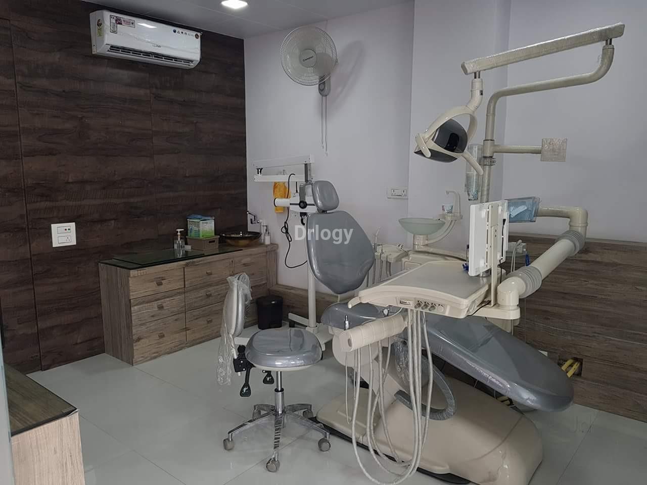 The Dentist Hub Images/Photos, Kamrej Char Rasta, Surat
