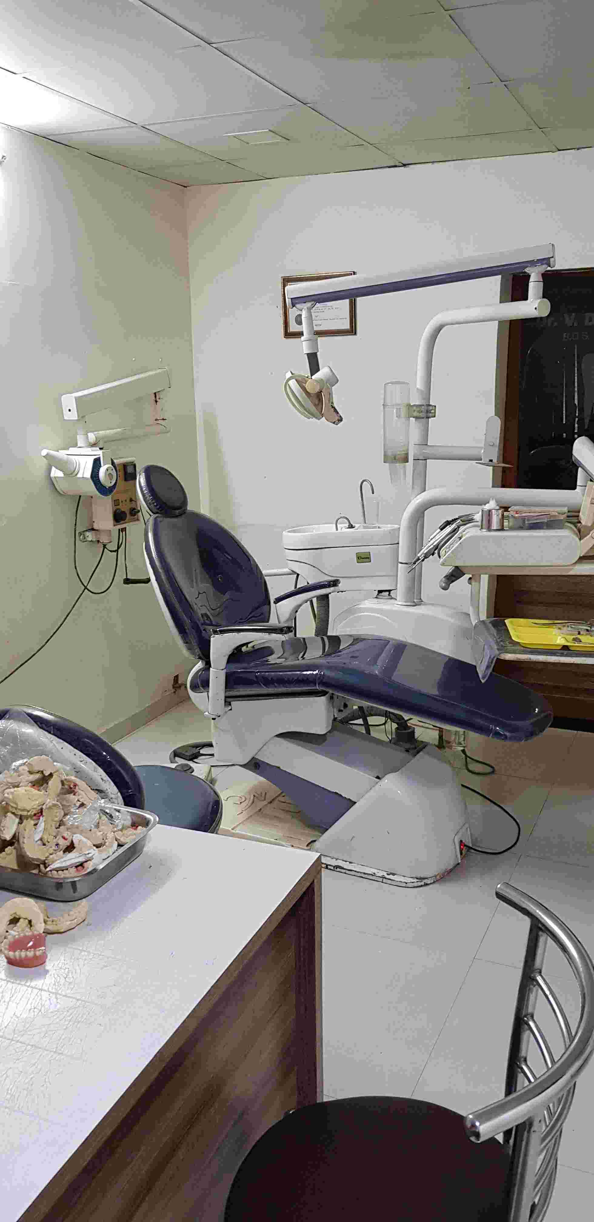 Krishna dental clinic and implant center in Vadodara
